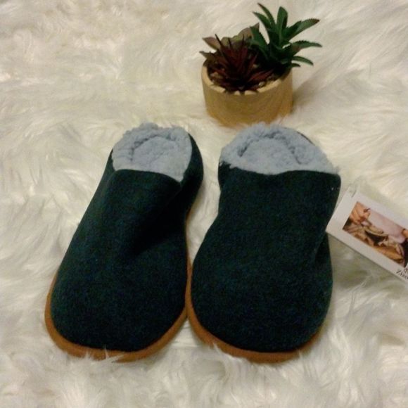 Nwt Zizor Men's Slip On Mule Slippers, Black With Blue Inside. Size 8-9. - Picture 1 of 8